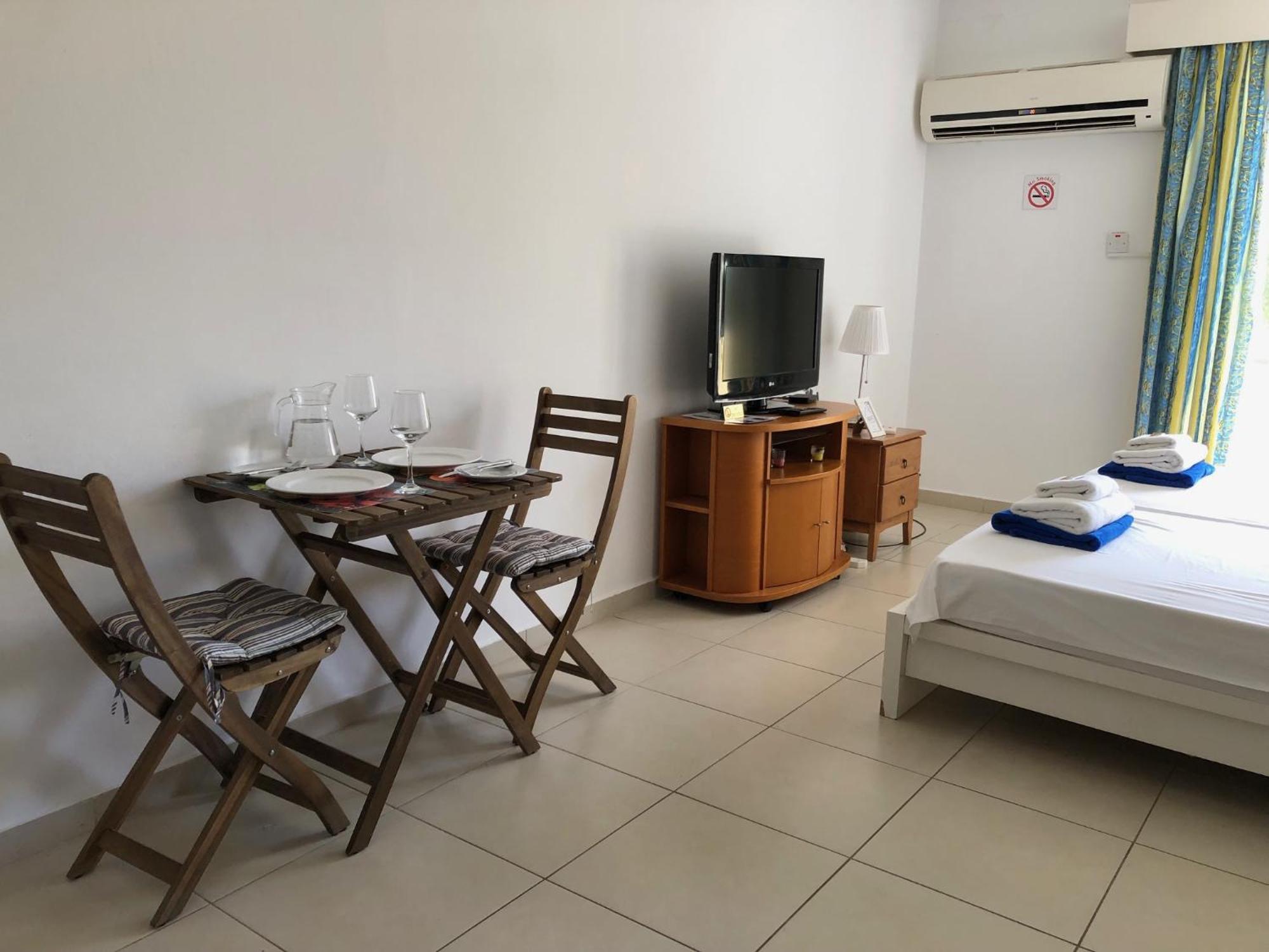 Apartment - Sunny Garden Near Pool, 5 Mins To *
