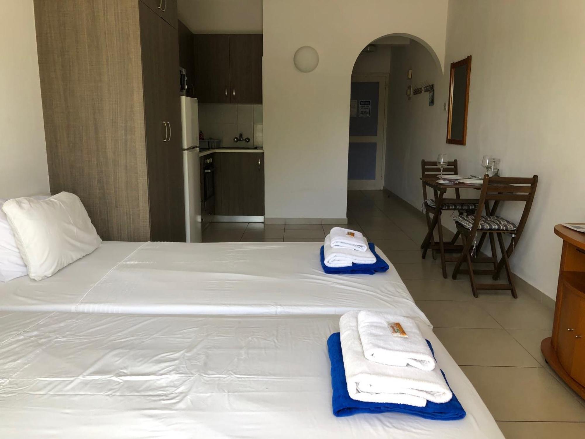 - Sunny Garden Near Pool, 5 Mins To Apartment Paphos