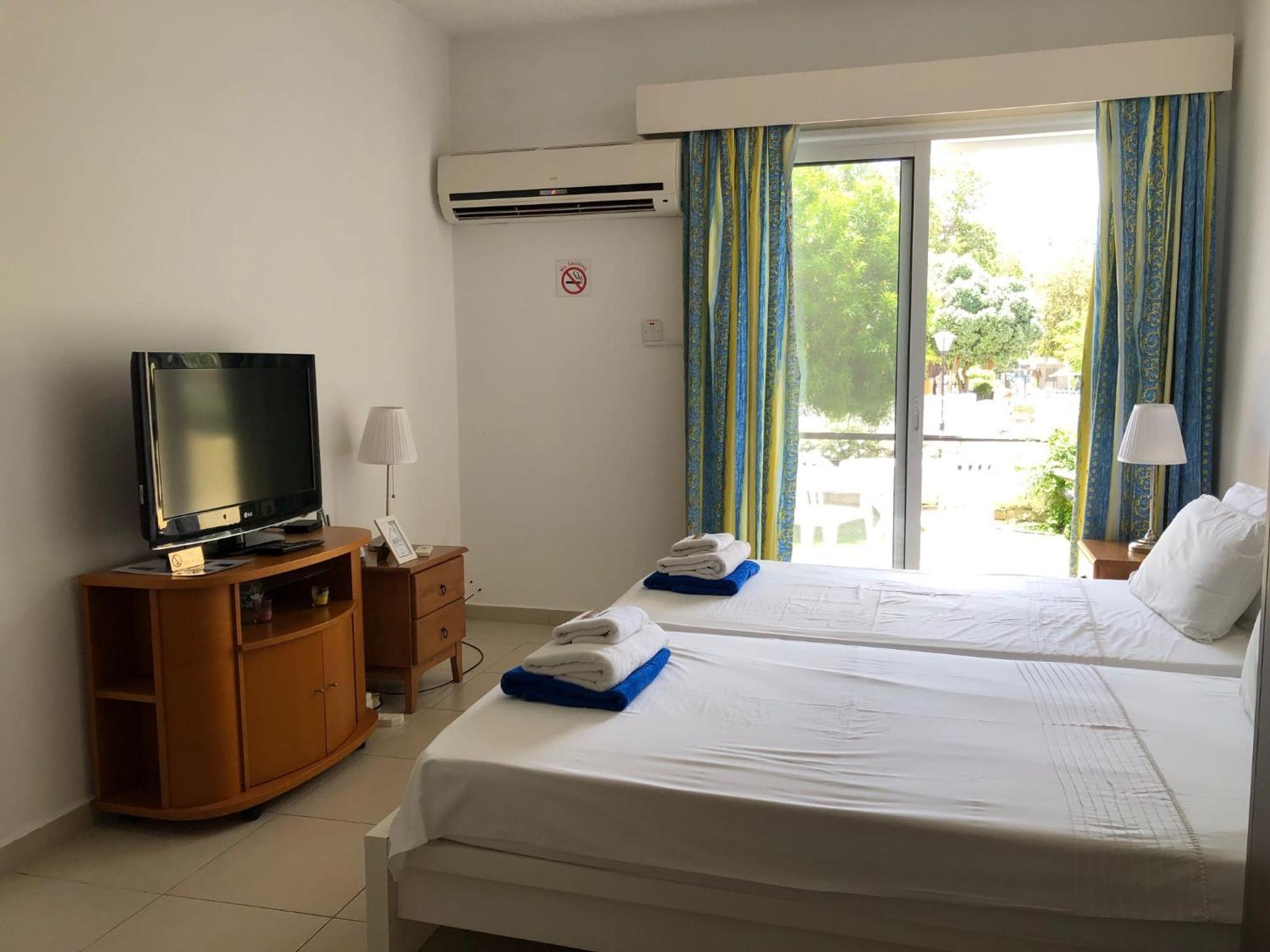 Apartment - Sunny Garden Near Pool, 5 Mins To