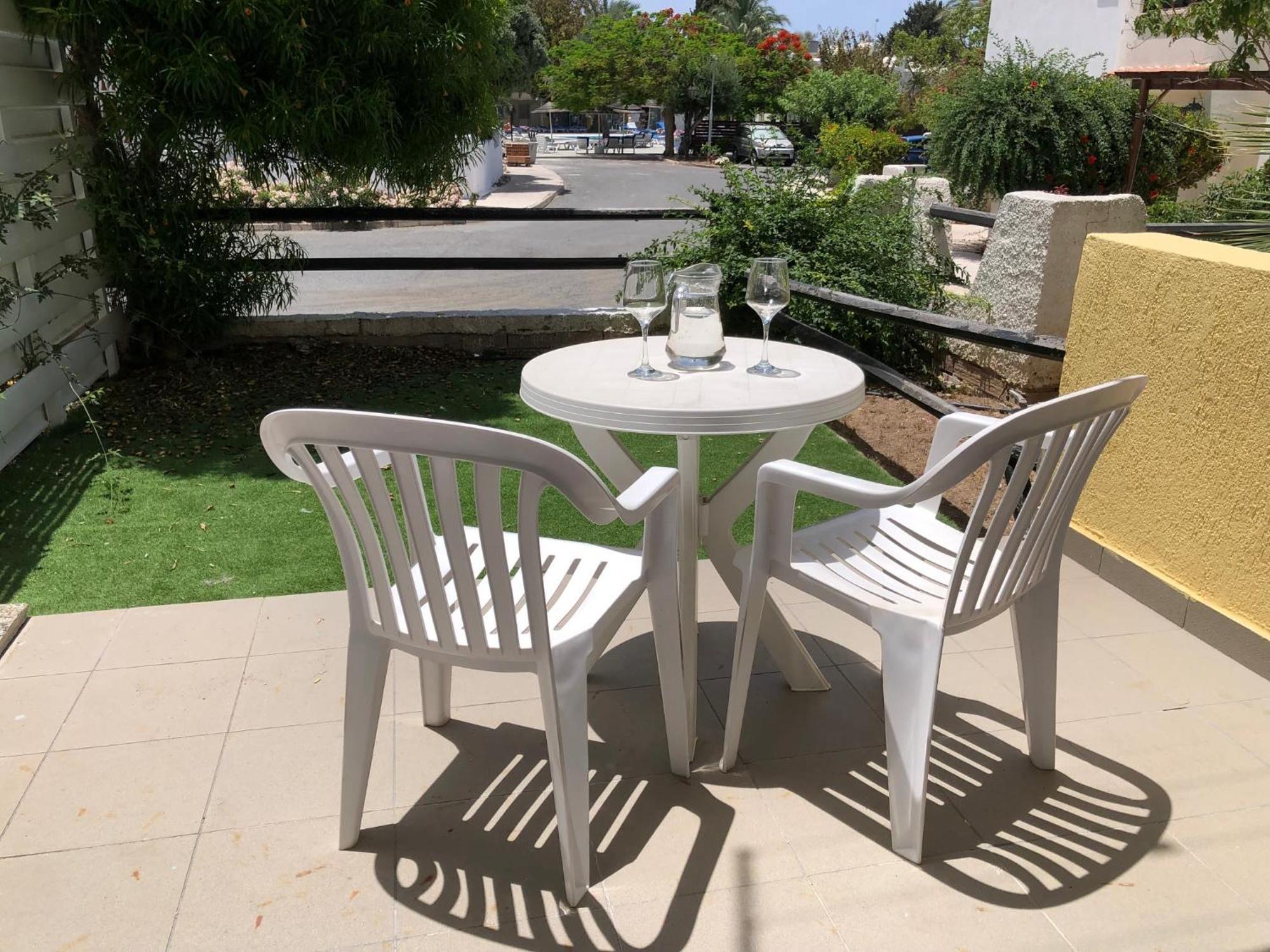 Apartment - Sunny Garden Near Pool, 5 Mins To
