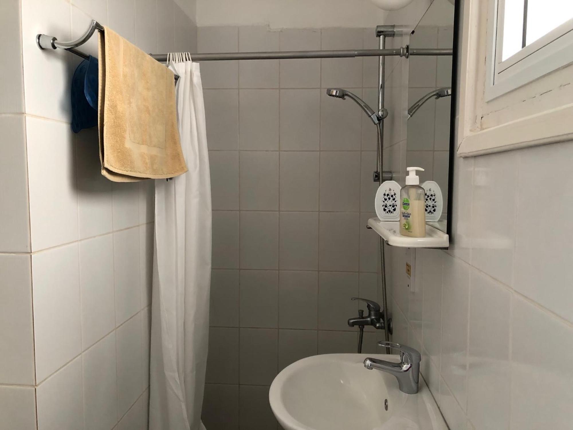 - Sunny Garden Near Pool, 5 Mins To Apartment *
